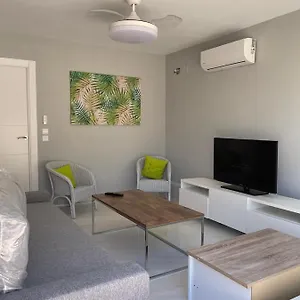 Recién Reformados Al Lado De La Playa Apartamento